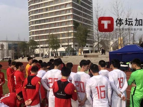 如果你在错误的时刻丢掉球权，林茨的反击就在那里，他们有机会。